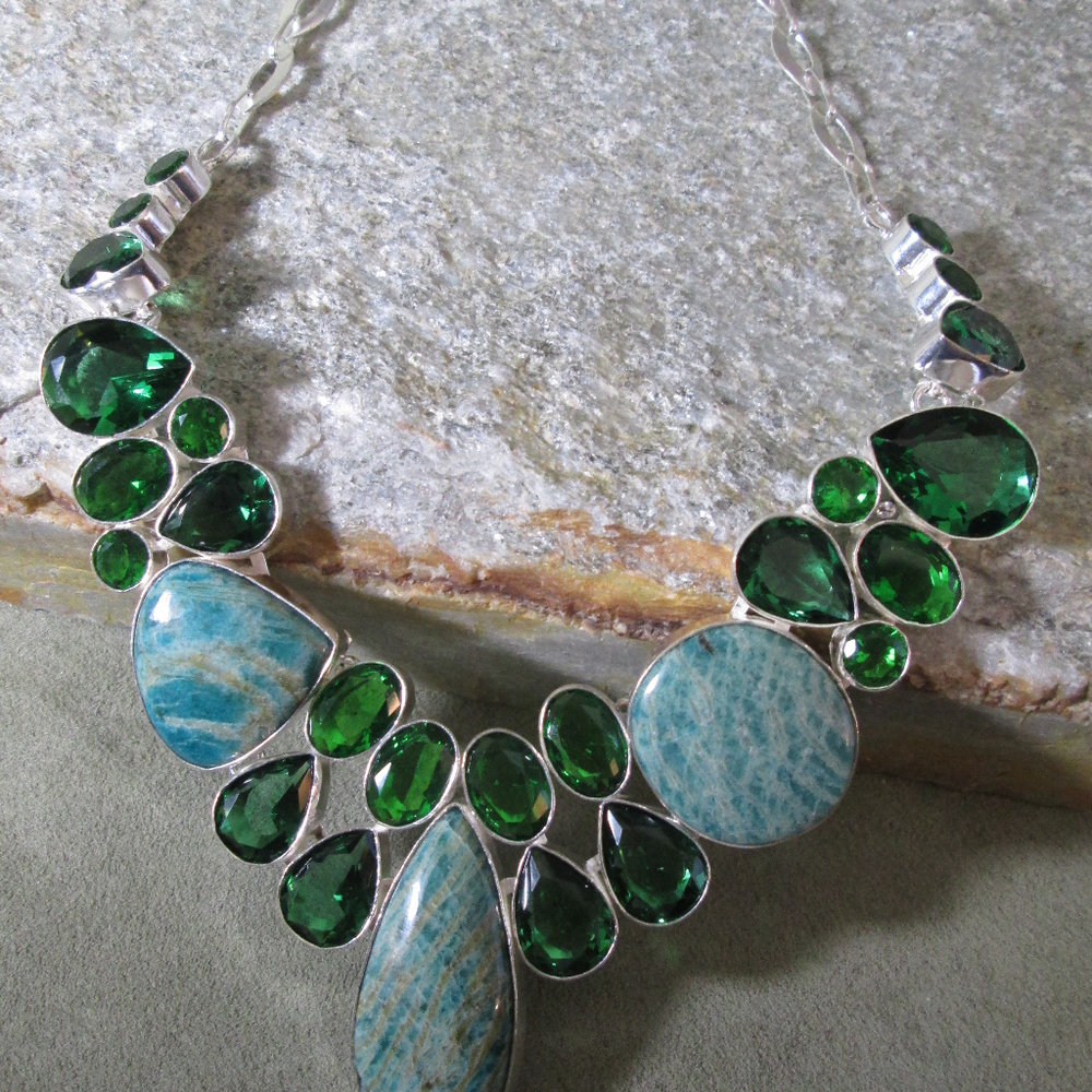 PERIDOT AMAZONITE Lavaliere Necklace  Ocean Blue - Picture 2 of 8